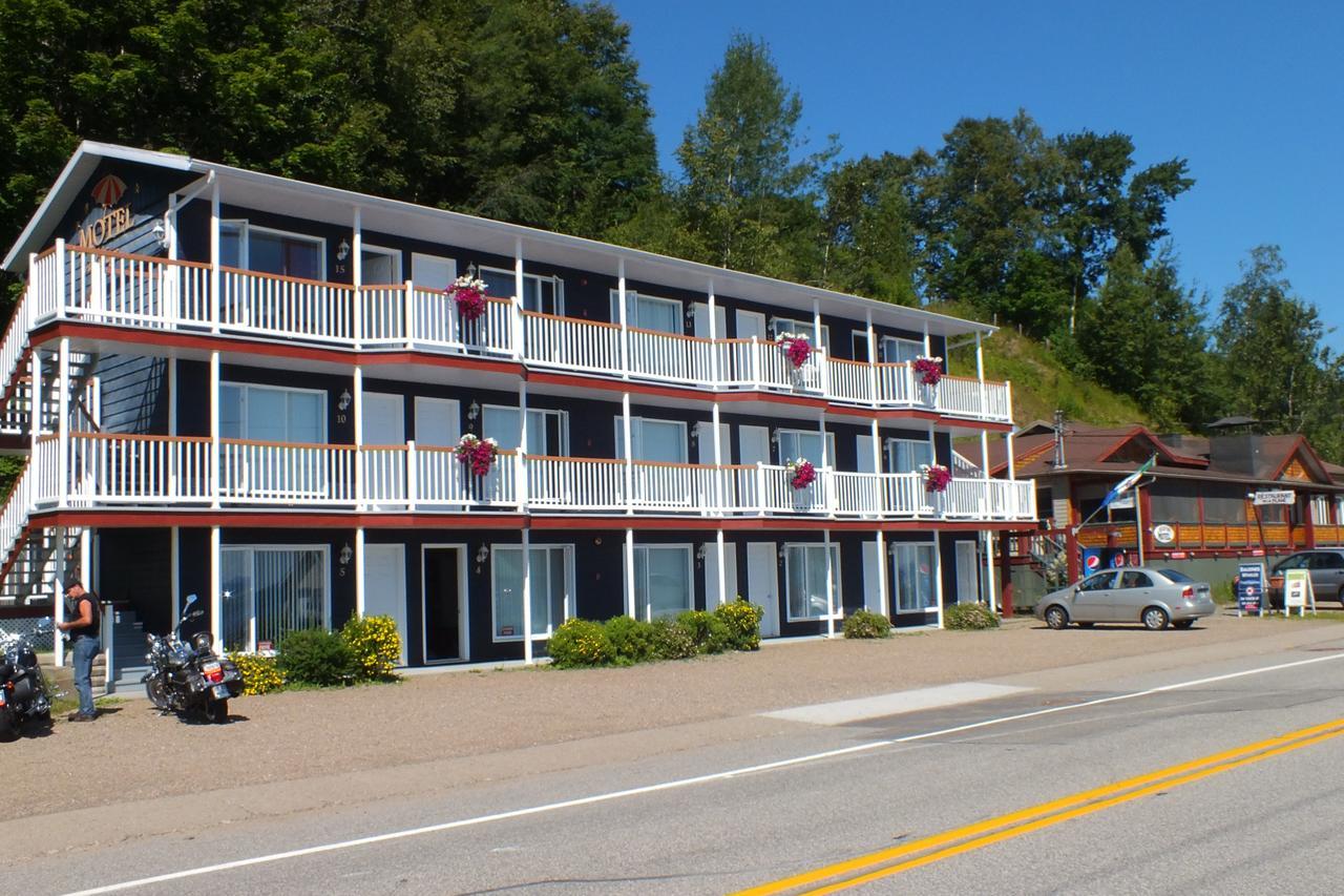 Restaurant Motel De La Plage Saint-Irénée Buitenkant foto